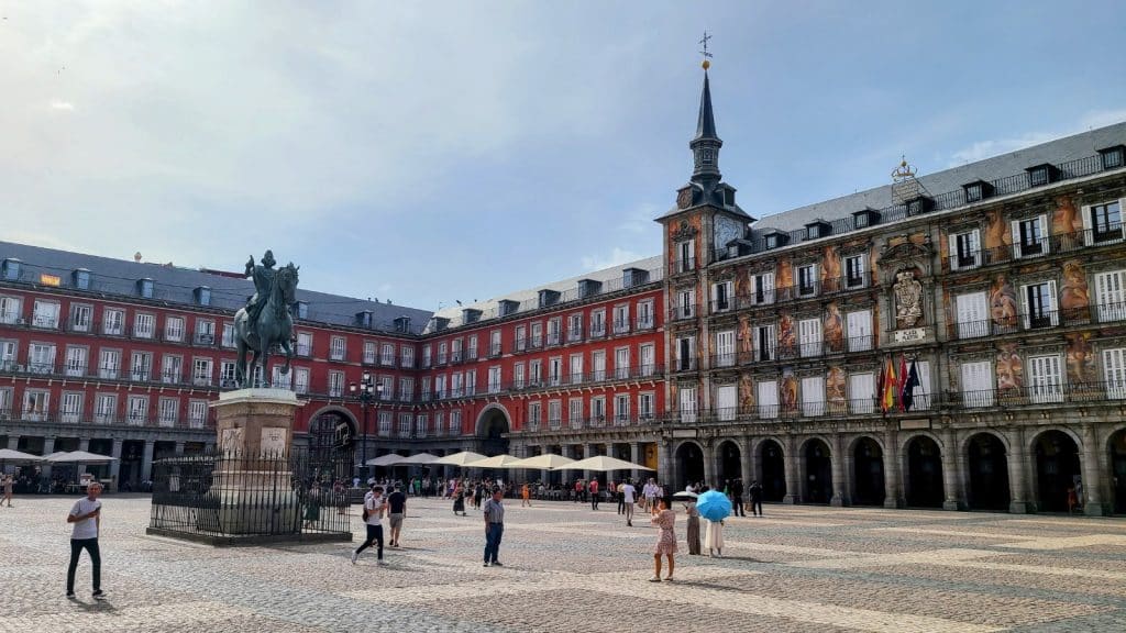 3-Day Madrid Itinerary: Arts, Parks & Culinary Delights 3 Madrid Itinerary Madrid- Royal Palace
