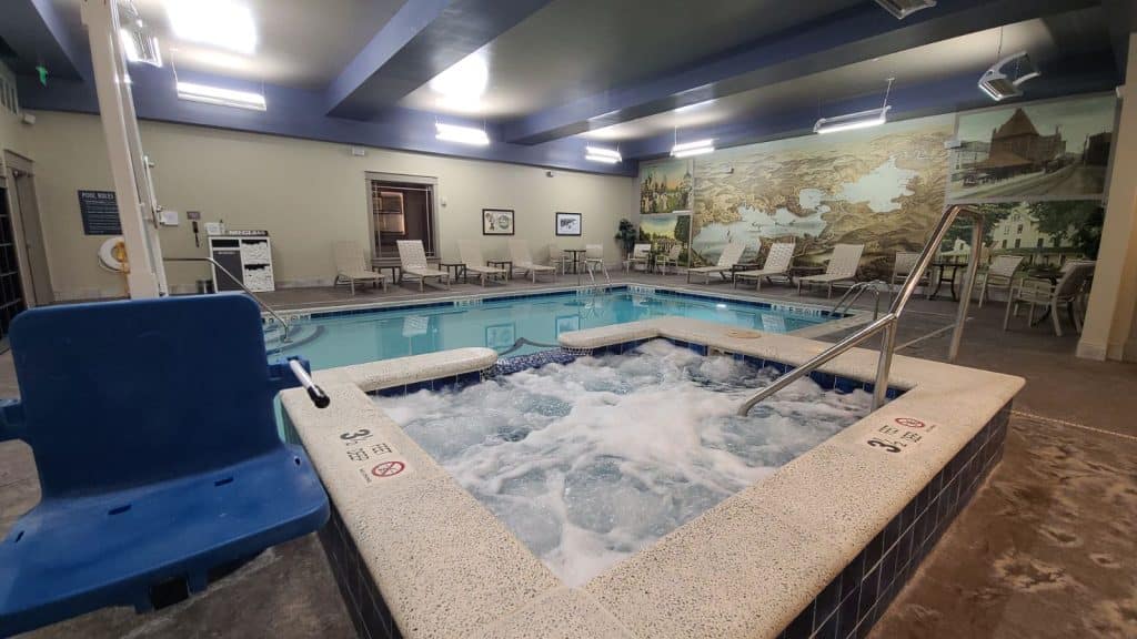 Chautauqua Harbor Hotel - A Large Resort in a Perfect Location 10 Hot tub and accessible chair at the pool of the Chautauqua Harbor Hotel