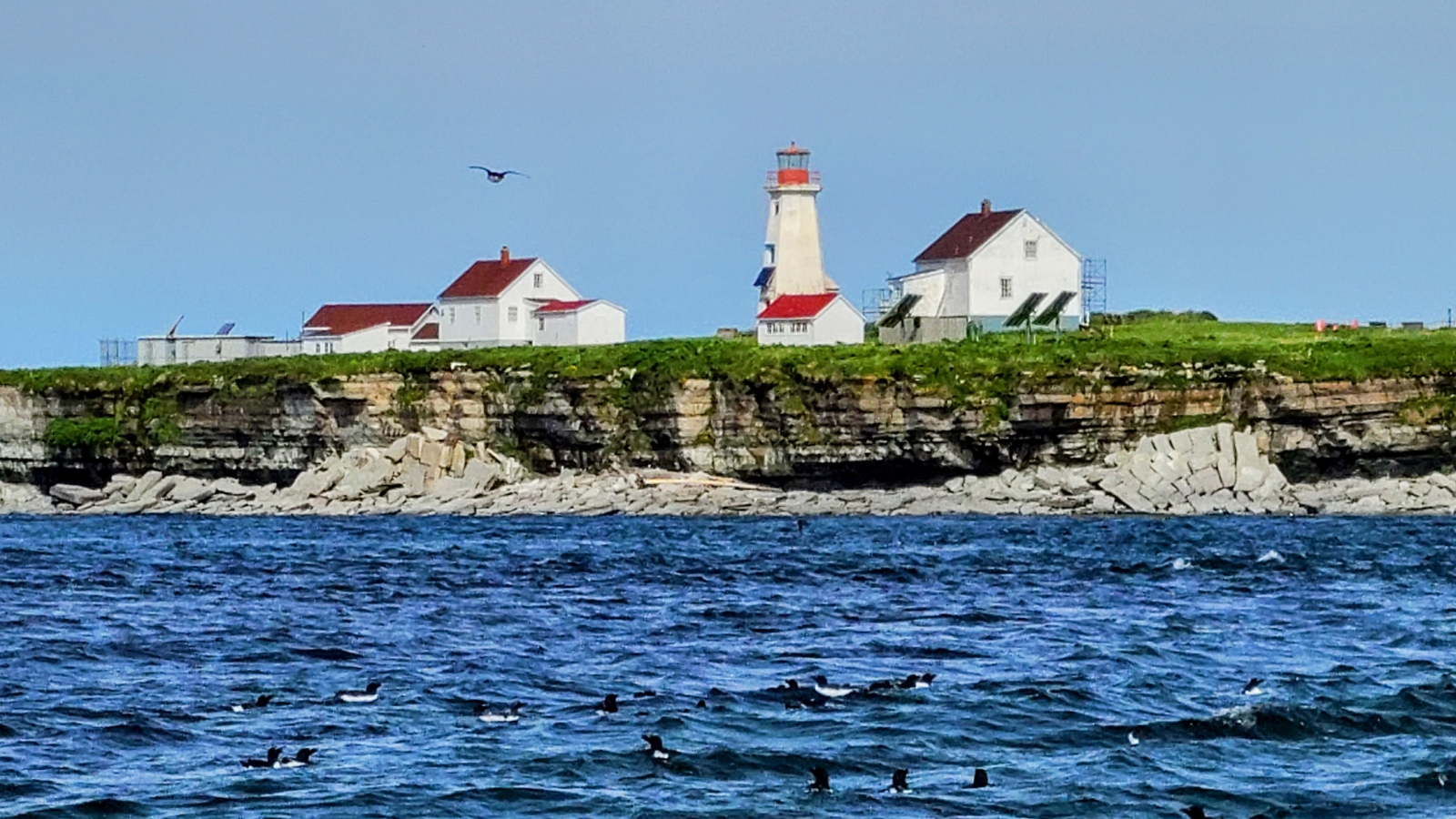 Ile aux Perroquets Lighthouse Photo Credit DownshiftingPRO 2